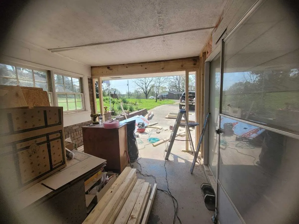 Air movers and dehumidifier for Water Mitigation Services in Sergeant Bluff